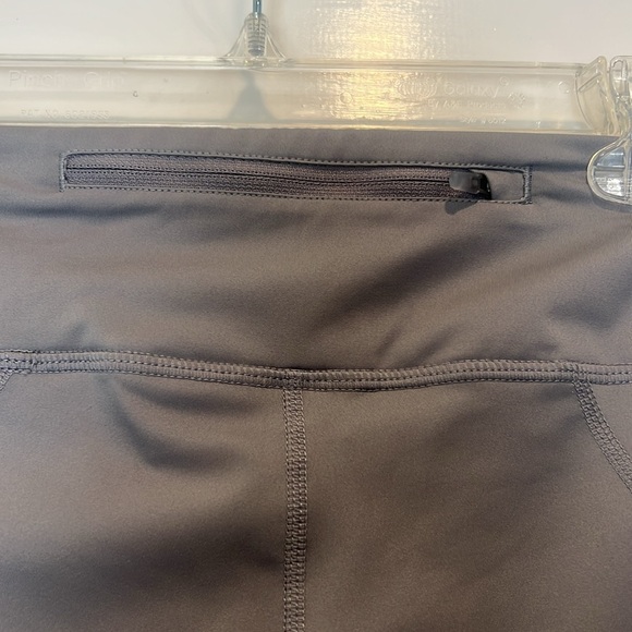 Nike Dri-FIT Gray Leggings size XS. NWOT! In perfect condition! - Picture 5 of 9